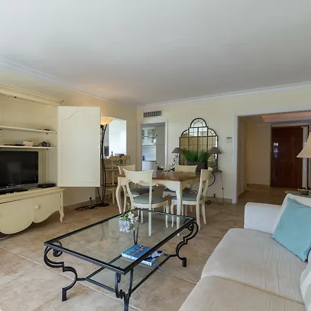 Le Piree Apartman *
